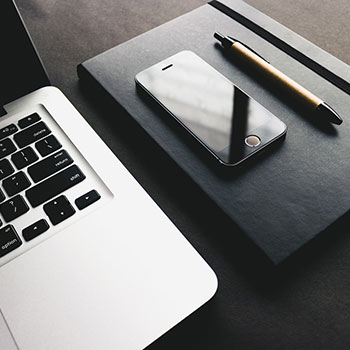 篮球明星频频抢镜，球场表现备受瞩目