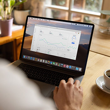 索里亚主场逼平雷加利斯，保持不败